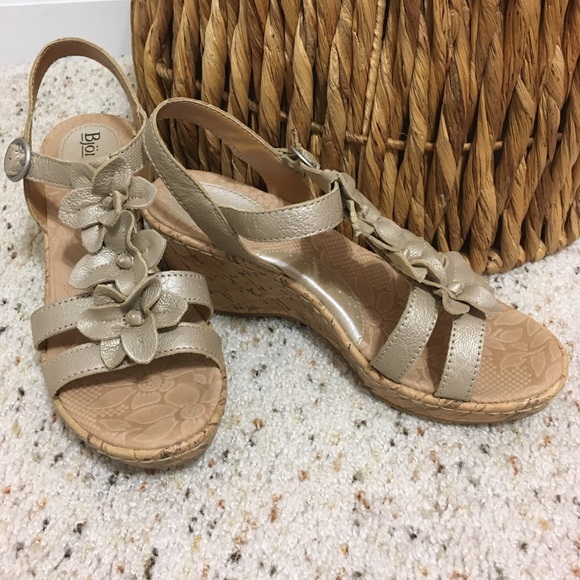 Bjorndal Shoes - “Liora” Bjorndal Flower Wedge Sandals! 💥